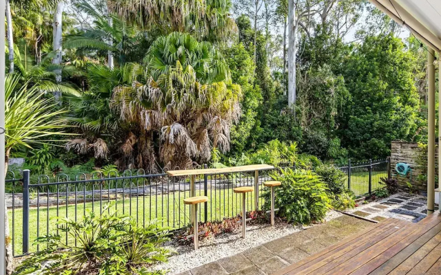 Spacious 3-bed Home With Patio Near Beach