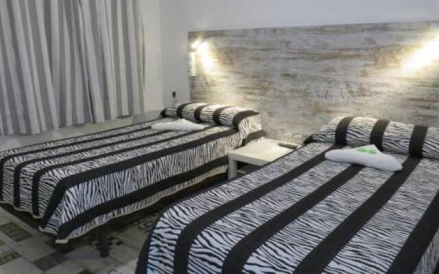 Hostel Almansa вид на фасад
