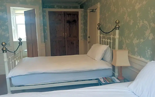 Plough Hotel
