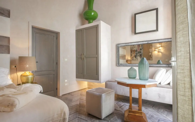 Al Console Luxury Suite