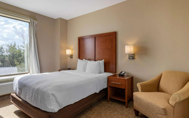 Comfort Suites Houston near Medical Center- NRG Stadium