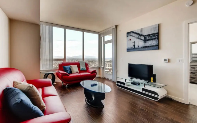 Highrise 2 BR Prime Spectacular Views