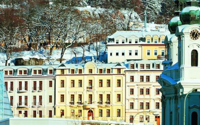 Отель Wellness Hotel Jean De Carro Чехия, Карловы Вары - отзывы, цены и фото номеров - забронировать отель Wellness Hotel Jean De Carro онлайн вид на фасад