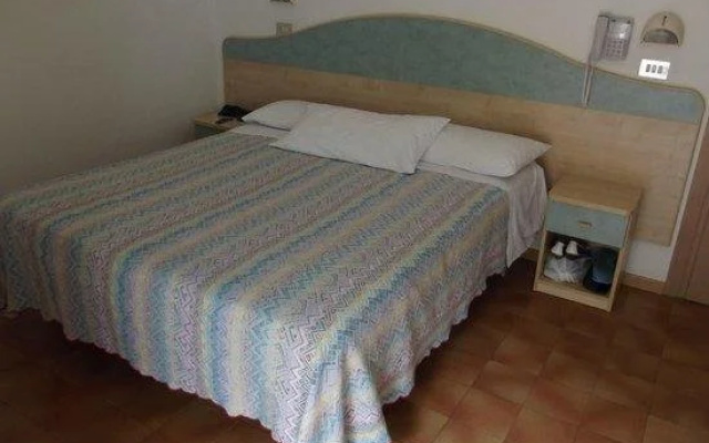 Hotel Lora