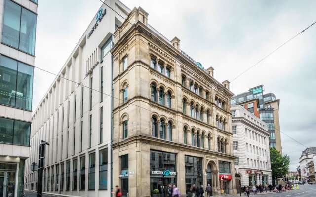 Отель Motel One Manchester-Royal Exchange