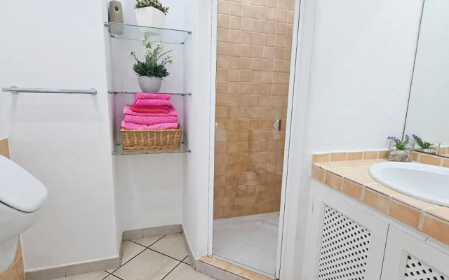 Puerto Banus 2linea playa con piscina y parking privado