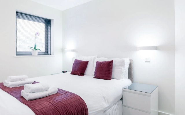 Roomspace - New Manor House