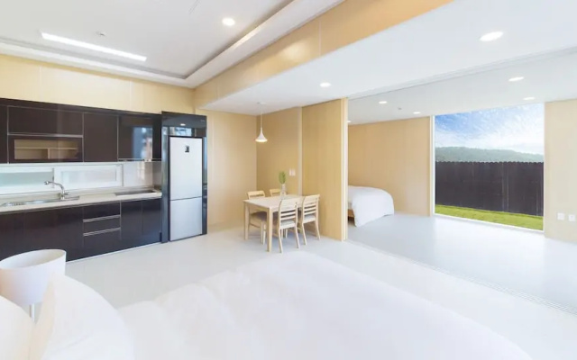 The Mare Pool Villa Pension