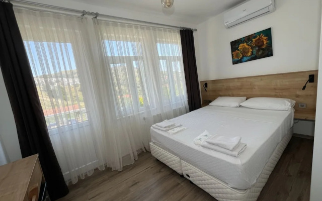 Parli Hotel