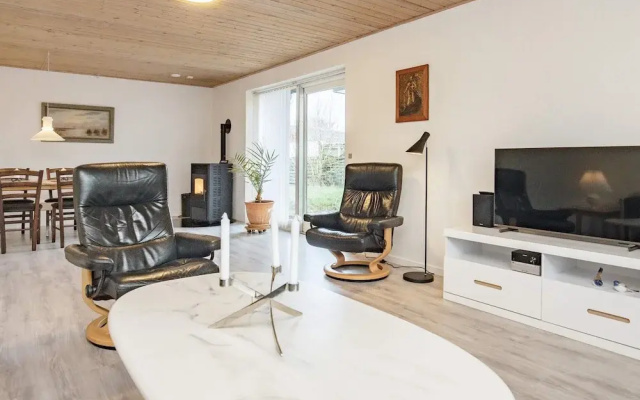 6 Person Holiday Home in Gedser-by Traum