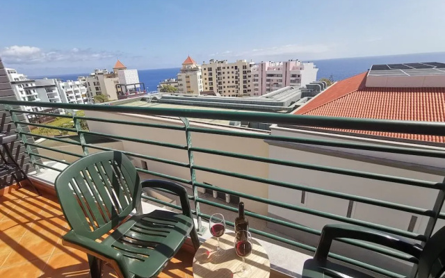Oliveira's Atlantic View - 2 bed apt Sleeps 6