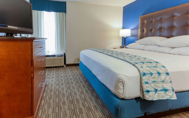 Heritage Inn & Suites St. Louis/Fenton, Trademark by Wyndham