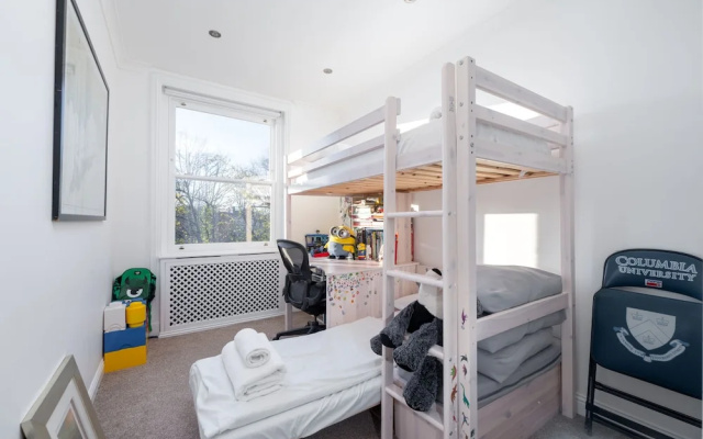 Bright Belgravia Home by Underthedoormat