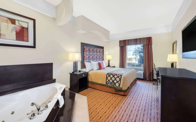Super 8 by Wyndham Hidalgo/McAllen Area