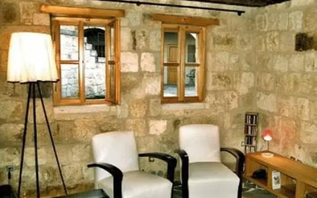 Serinn House