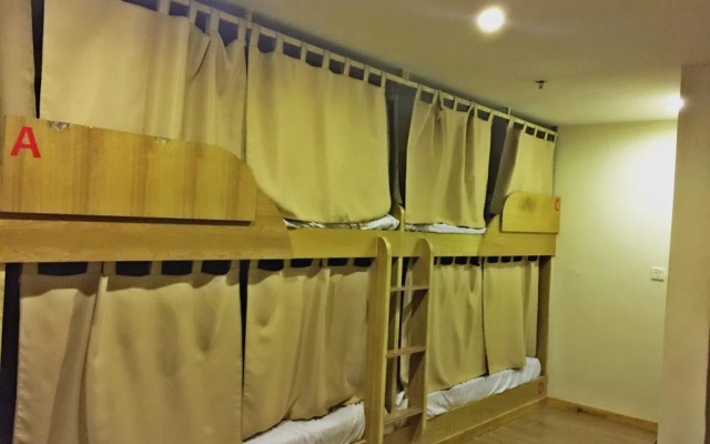 Chongqing Travelling With Hostel Jiefangbei Branch
