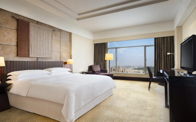 Sheraton Dongguan Hotel-free shuttle to Canton Fair for in-house guests