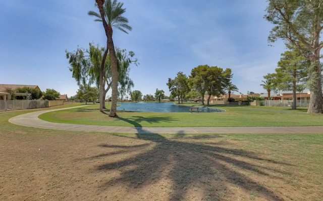 Private Putting Green & Patio: Sun Lakes Home!