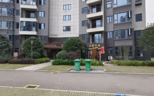 Qingfeng Homestay (Zhangjiajie West Railway Station)
