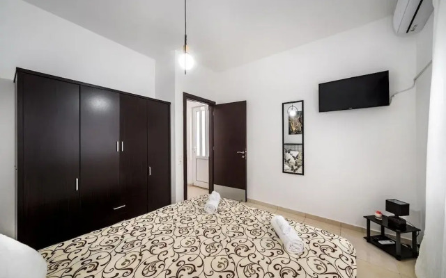 Mela s Home Agioi Deka