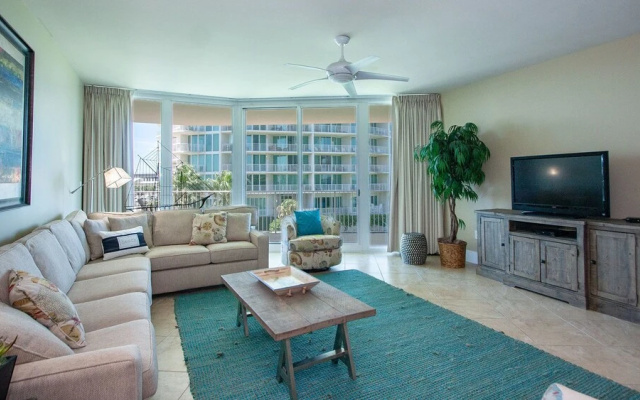 Two Bedroom Condo Stunning Views - Unit Crc0216