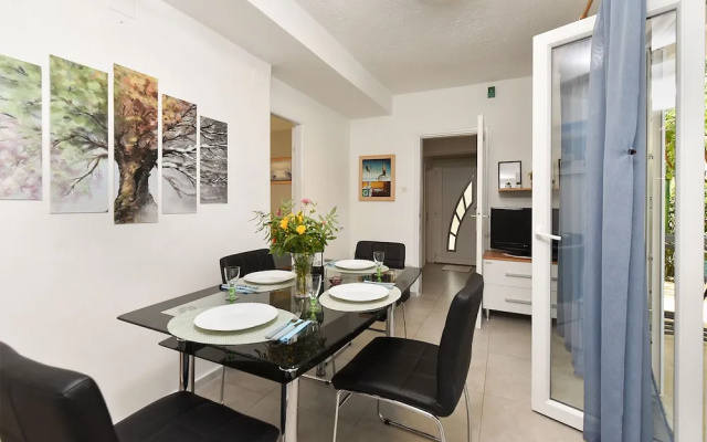 Welcoming Apartment With Garden