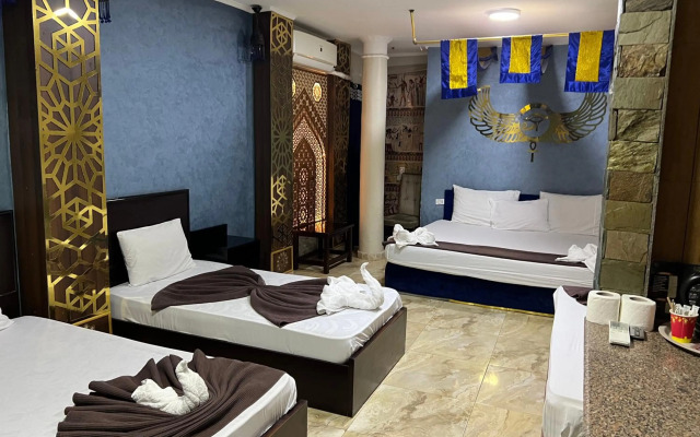Comfort Pyramids inn