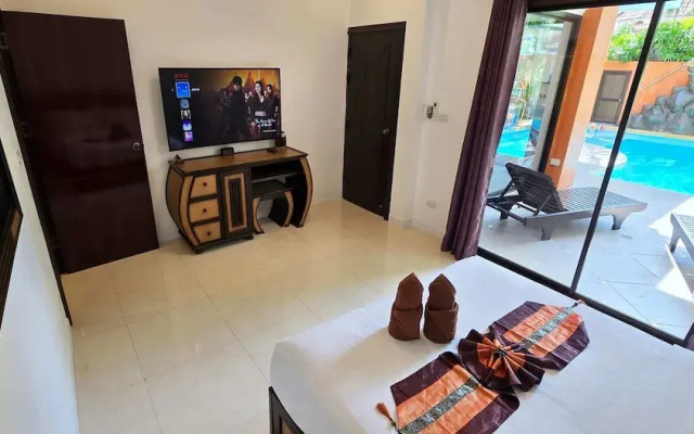 TUCHELAND Luxury Pool Villa Pattaya Walking Street