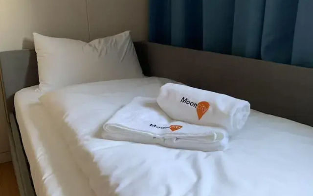 Mooncity Hotel & Boardinghouse