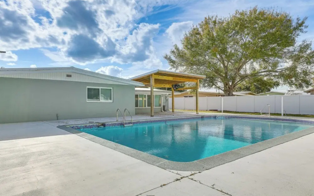 Charming Home w/ Private Pool in Clewiston!