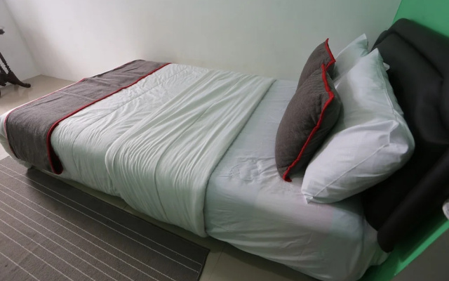Collection O 93750 Luxury Rooms @ Urbantown Serpong
