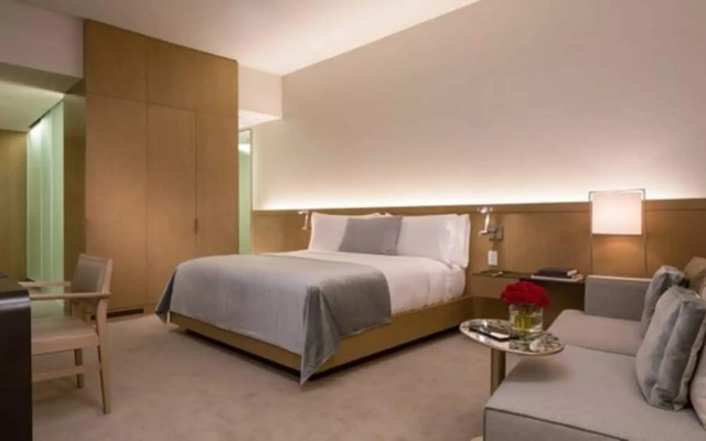 The Knickerbocker Hotel