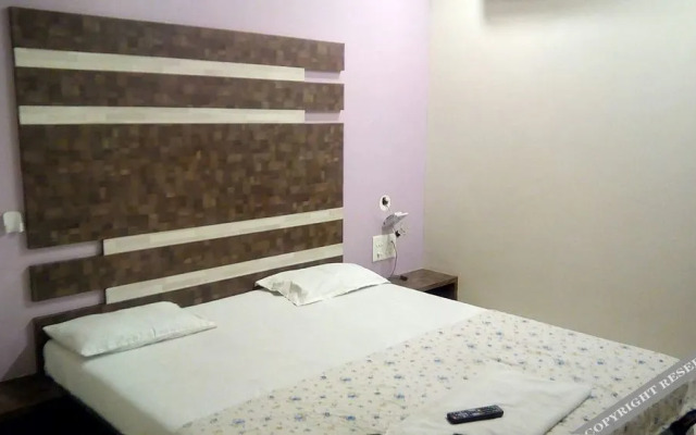 Hotel Golden Dream Lodging