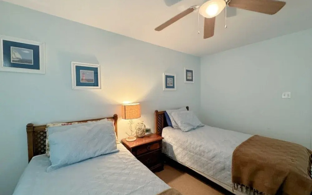 Sea Note 3 Bedroom Home by RedAwning