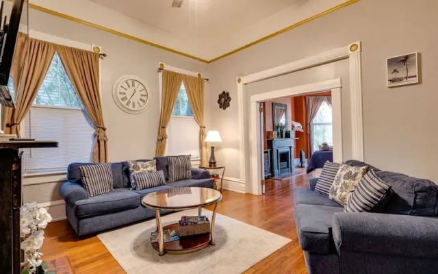 Elegant 2BR on Forsyth Park