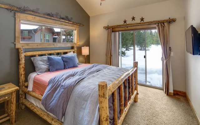 56540 Sunstone Loop