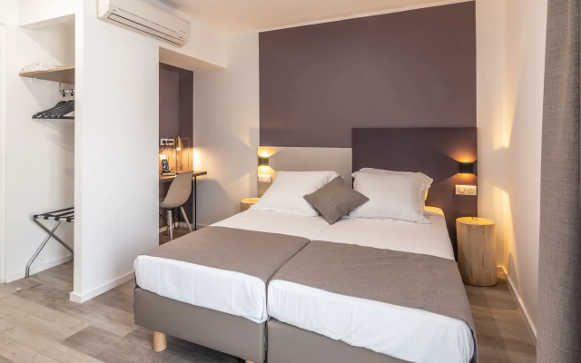 The Alcove Hotel
