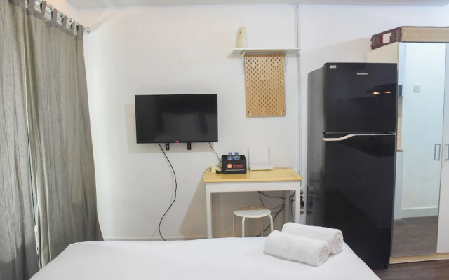 Comfort And Homey Studio At Amethyst Apartment