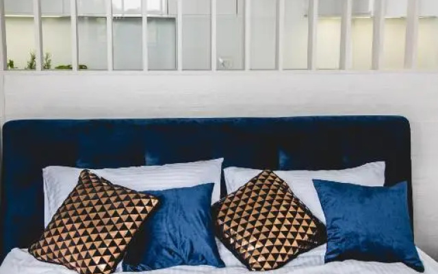 Hypnotize Apartment Glamour