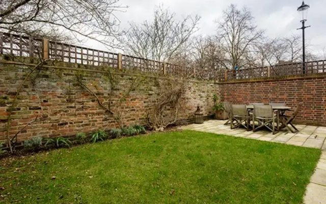 Veeve  Flat Lots Road Chelsea