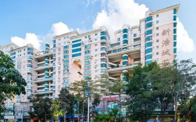Home Inn (Shenzhen Qiaocheng East Metro Station)