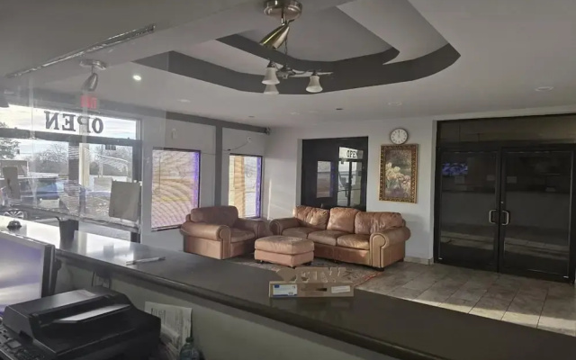 Luxury Inn & Suites and RV Park