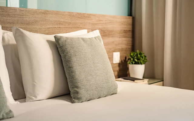 115 The Strand Hotel by NEU Collective