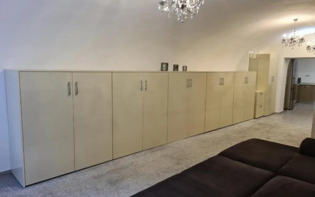 Emporia Studio Flat
