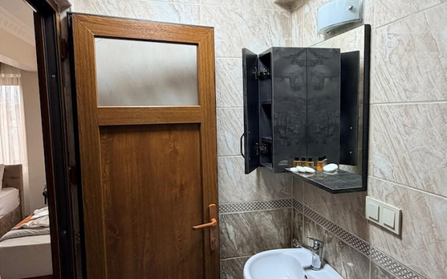 Alklas Hotel