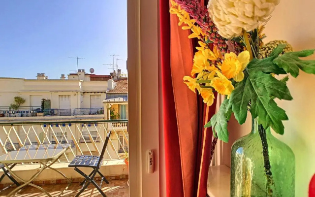 Gibraltar Terrasse by Nestor&Jeeves