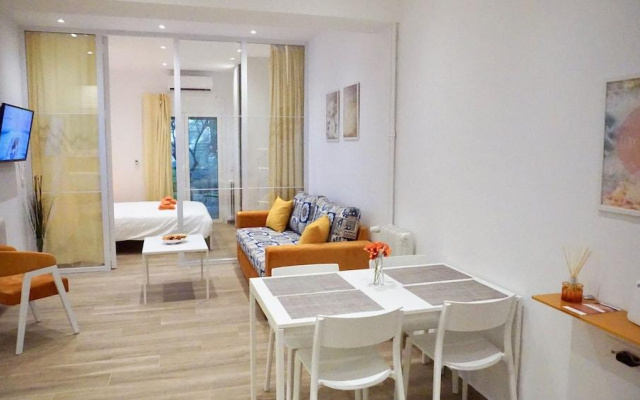 Spacious Peaceful Studio with Garden Patio
