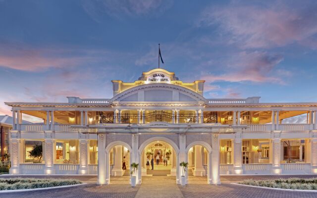 Отель Grand Pacific Hotel Фиджи, Сува - отзывы, цены и фото номеров - забронировать отель Grand Pacific Hotel онлайн вид на фасад