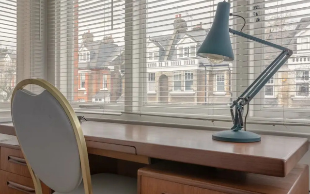 2 Bedroom Apartment Near Queens Park
