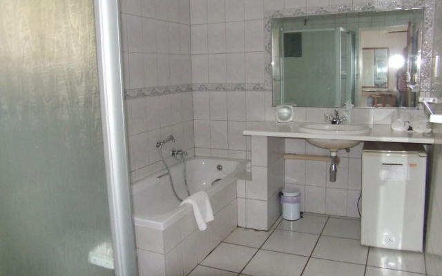 Plaas Guest House